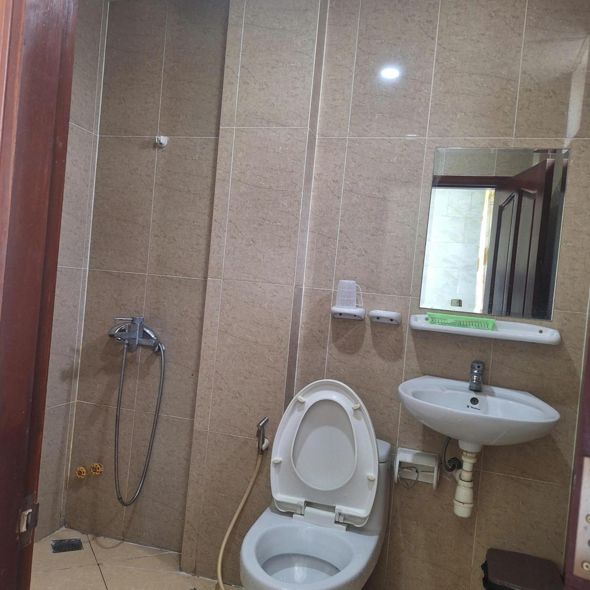 Damry Hotel Хошимин Екстериор снимка